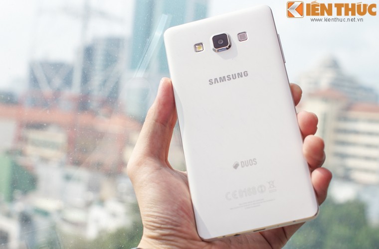 Trai nghiem dien thoai Samsung Galaxy A7 vua ban o Viet Nam-Hinh-10